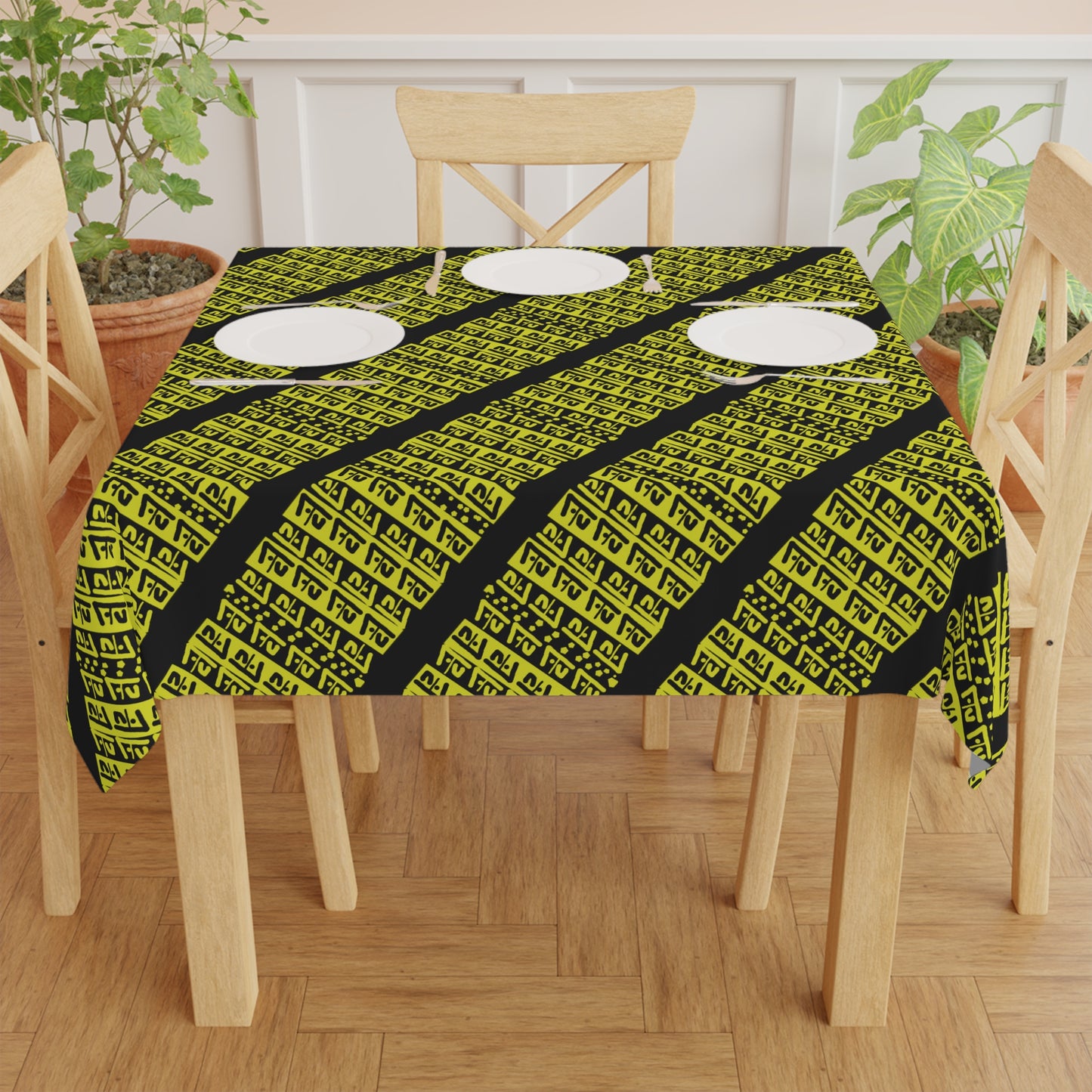 Black & Gold Q Tablecloth