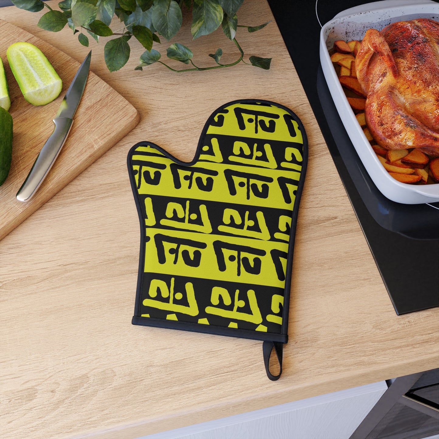 Black & Gold Q  Oven Glove