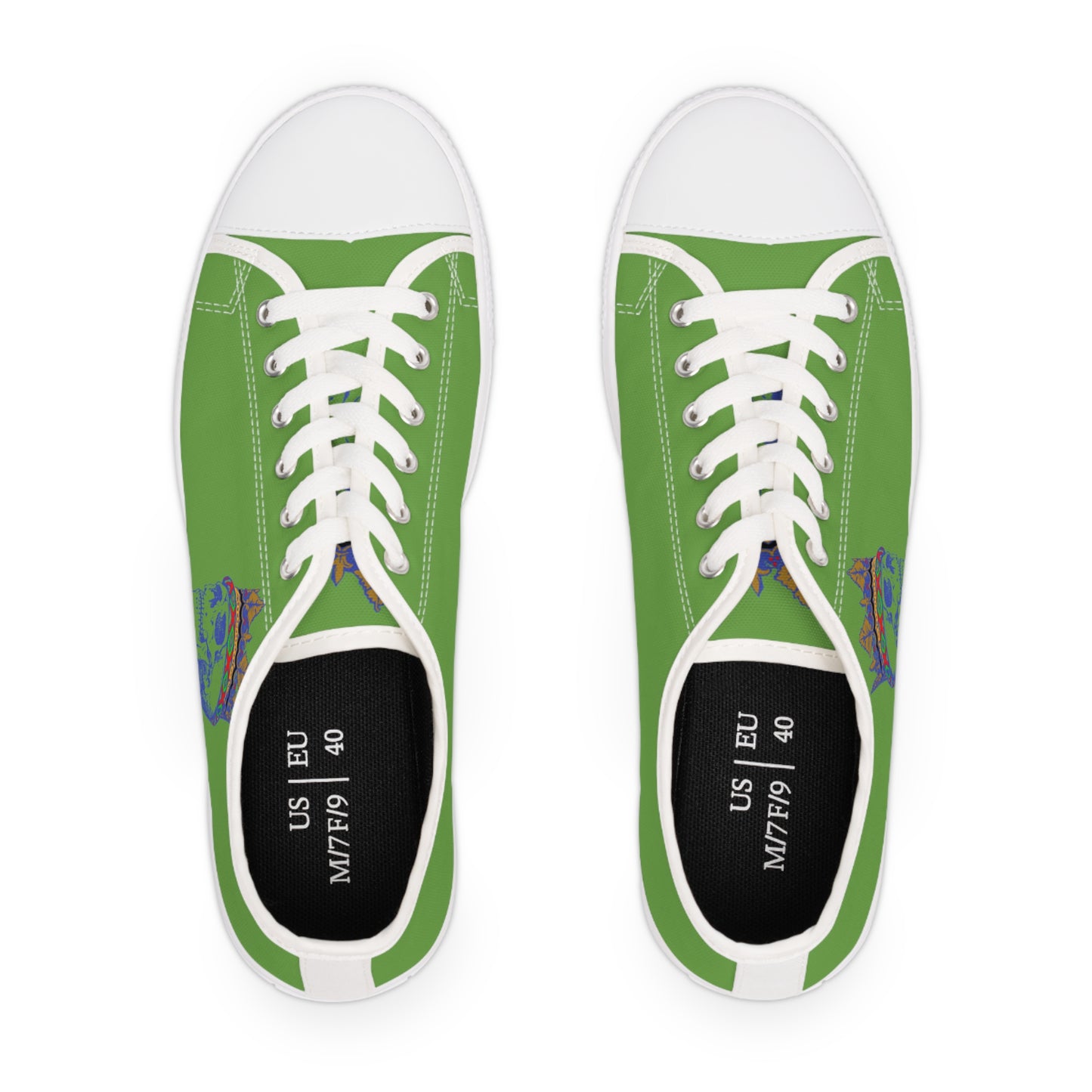 Queen Skull on Green    Women's Low Top Sneakers