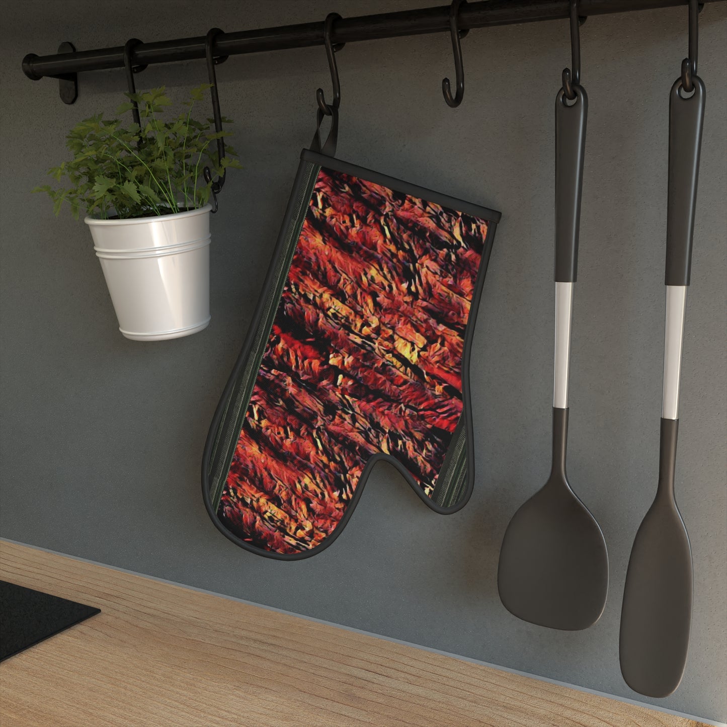 Red Wood Oven Glove