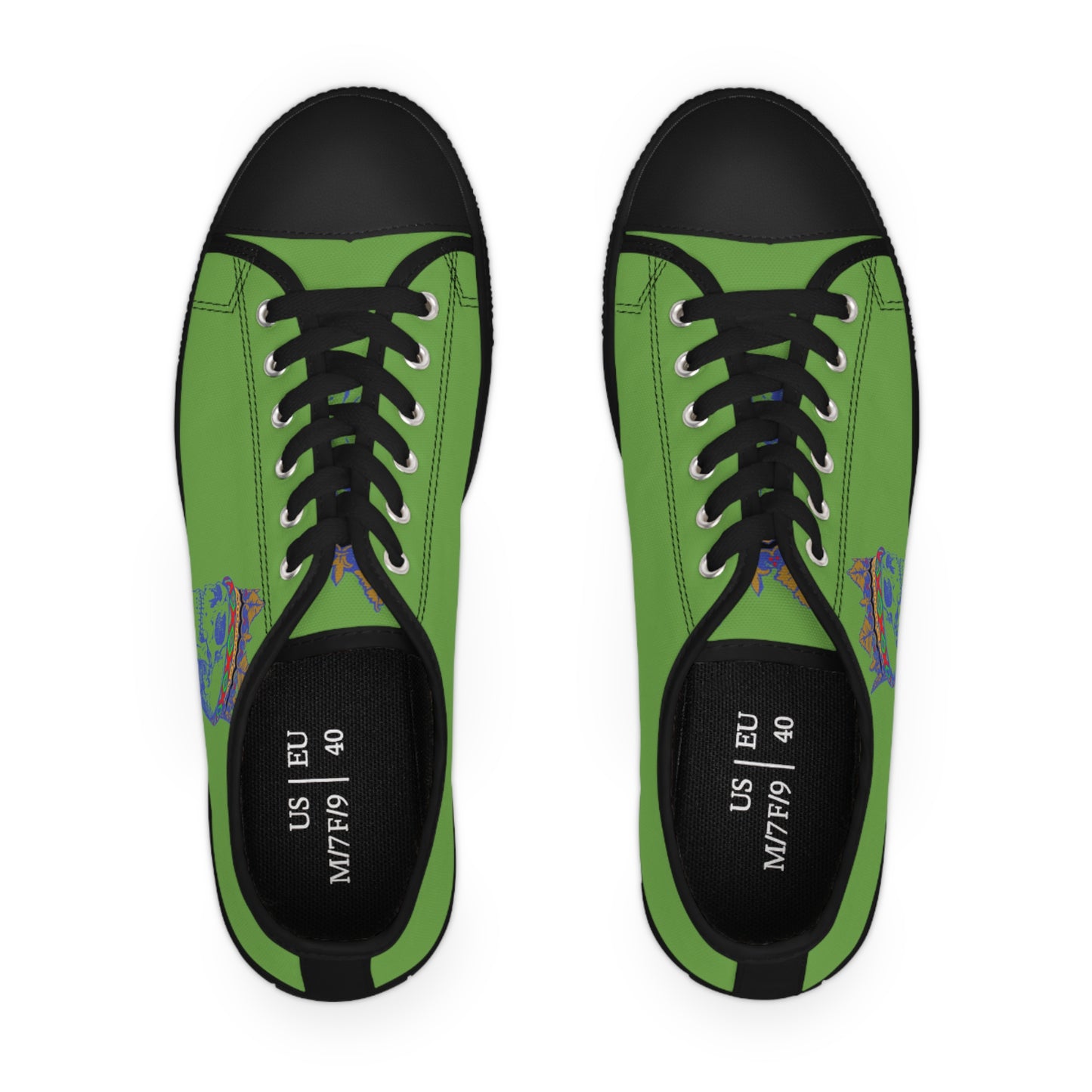 Queen Skull on Green    Women's Low Top Sneakers