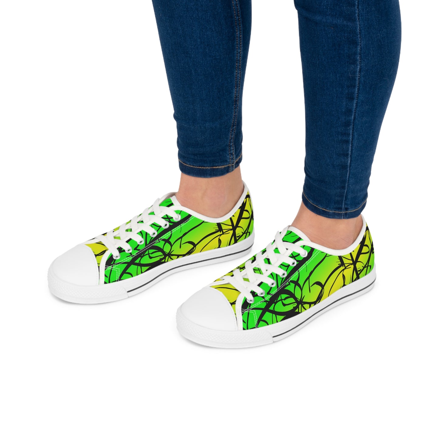 Dog and Cat on Green    Women's Low Top Sneakers